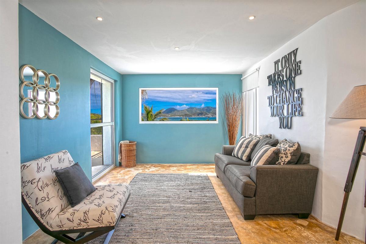 Villa rental in St Martin - Bedroom 1 sofa